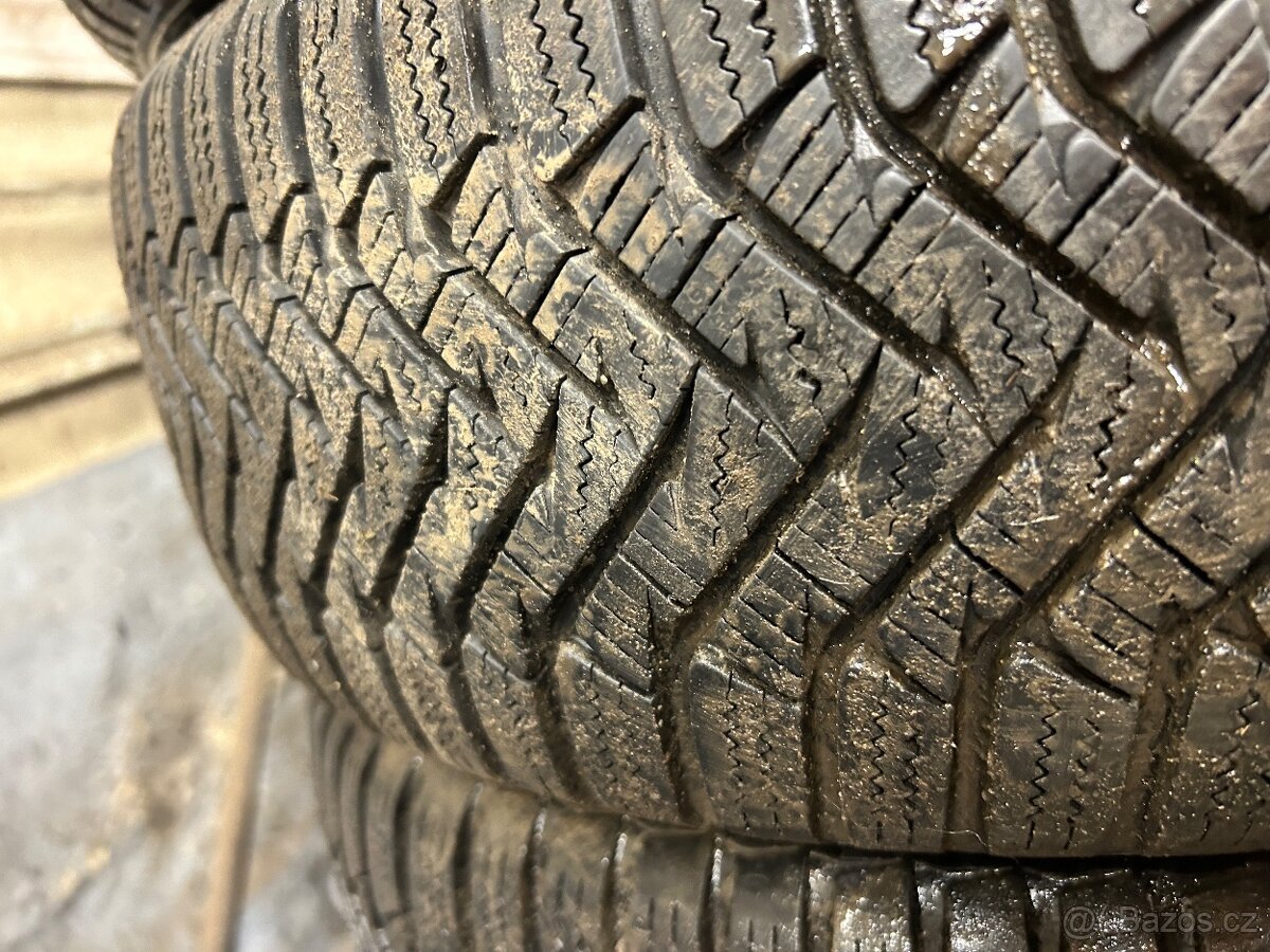 185/60 R15 zimní sada pneu - 2