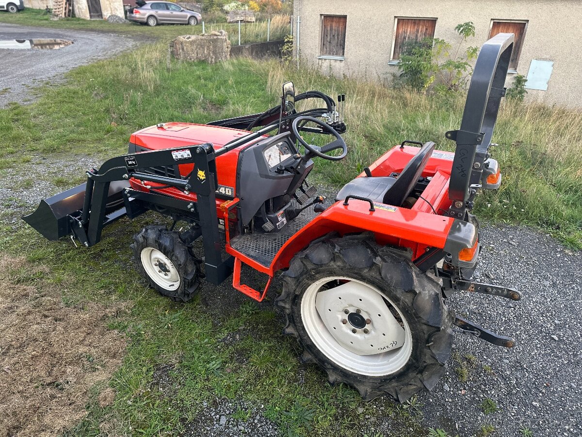 KUBOTA GL240 s nakladačem - 2
