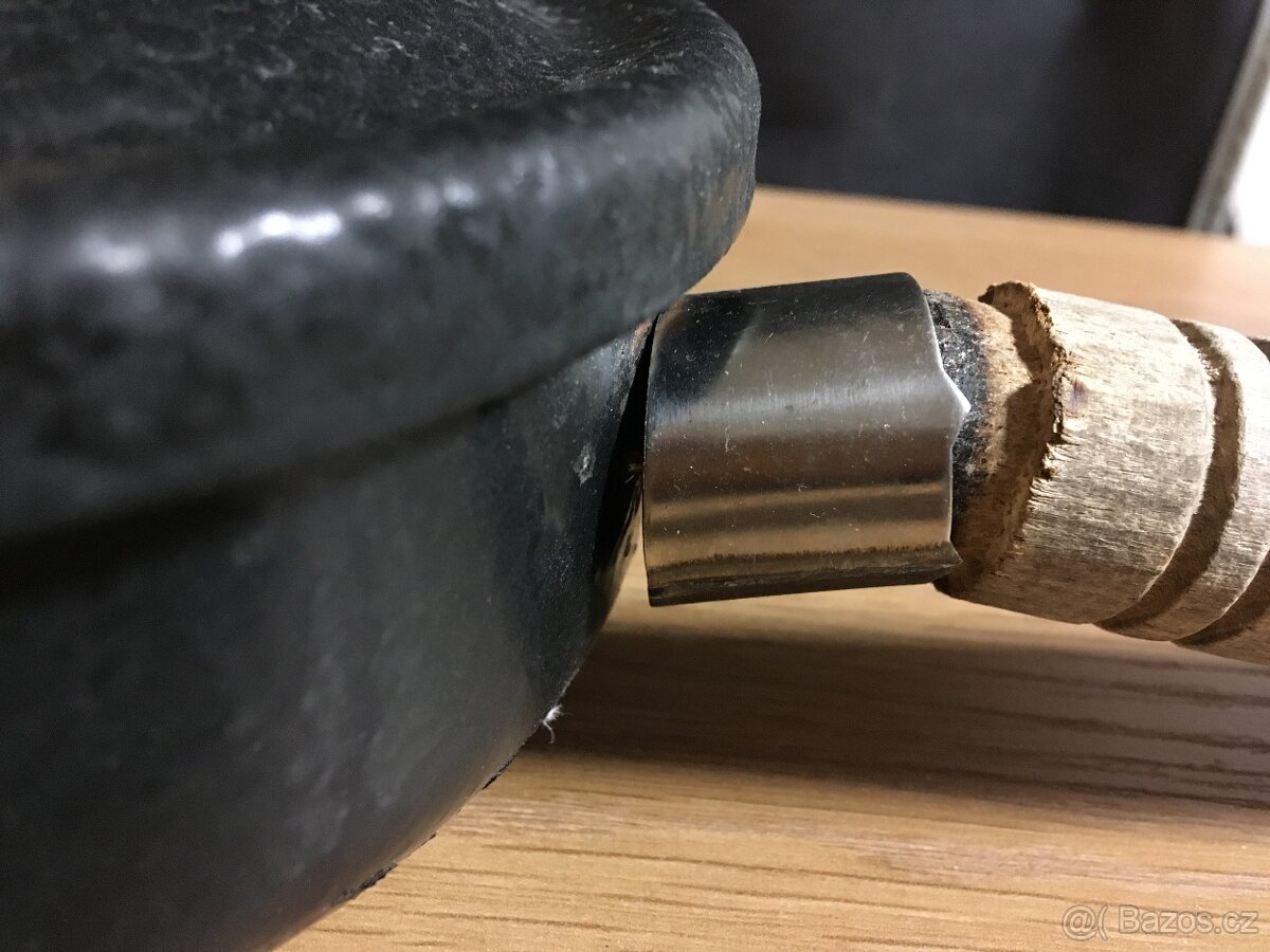 Litinový hrnec malý s pokličkou - 2