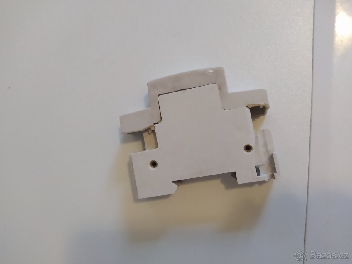 Odpojovací proudové relé Stiebel eltron - 2