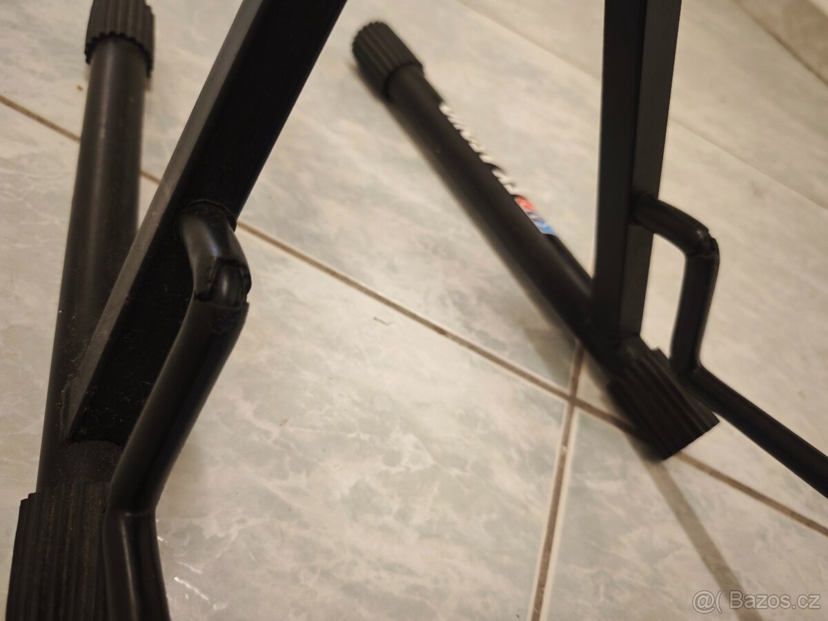 Stojan na kytaru - 2