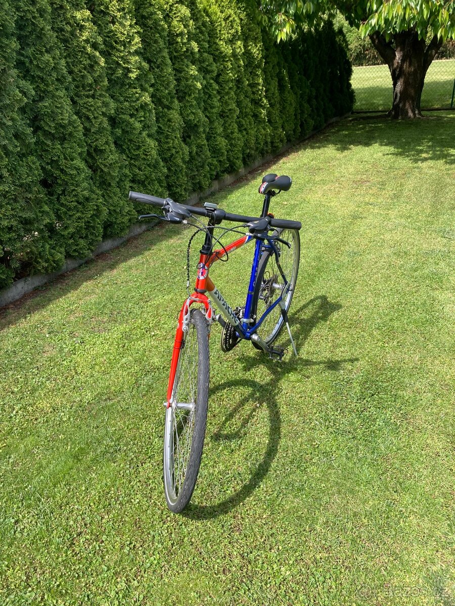 Trekové kolo Apache 28" - 2