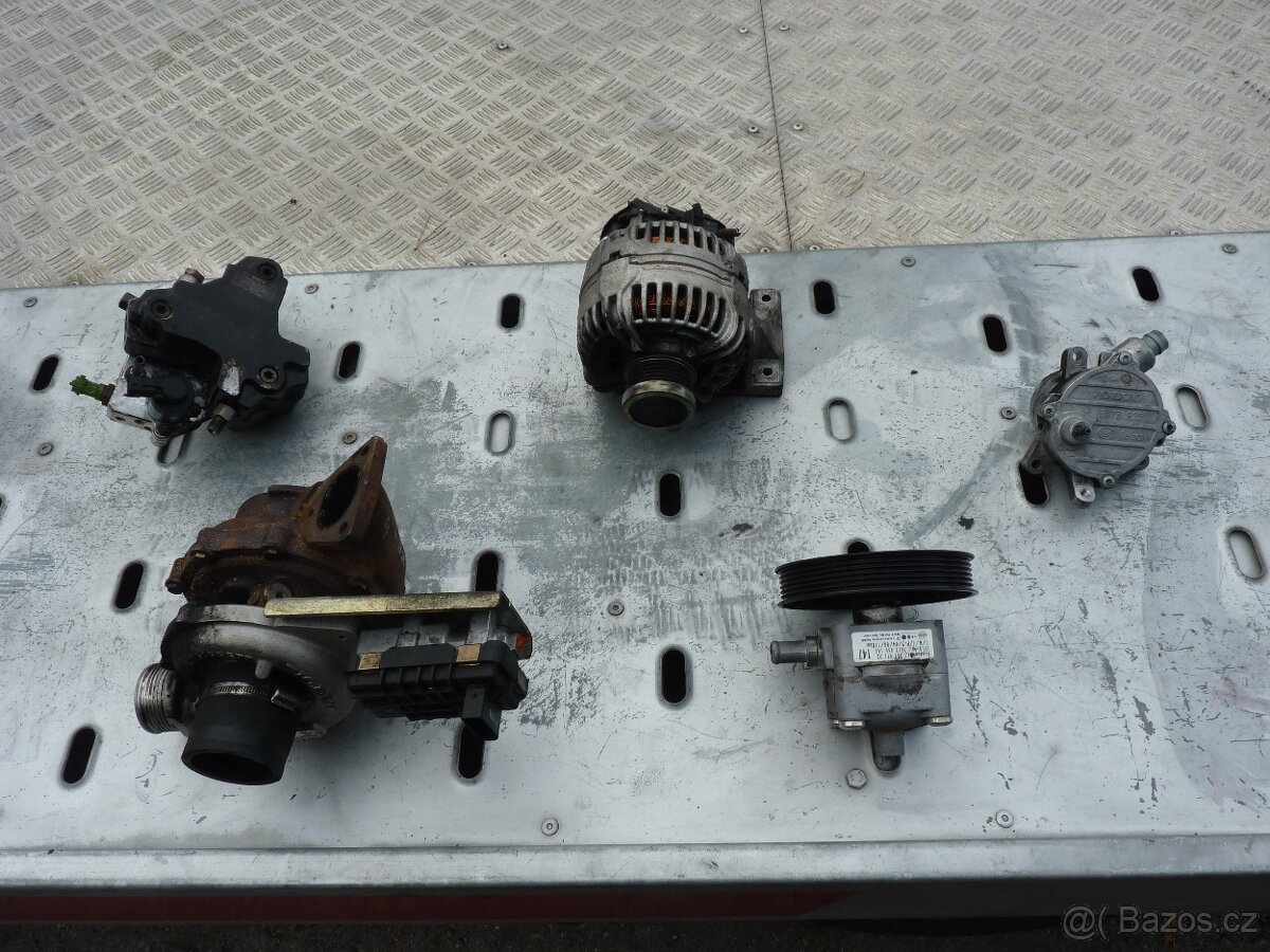 VOLVO XC70 2,4D D5 - PŘÍSLUŠENSTVÍ MOTORU - 2