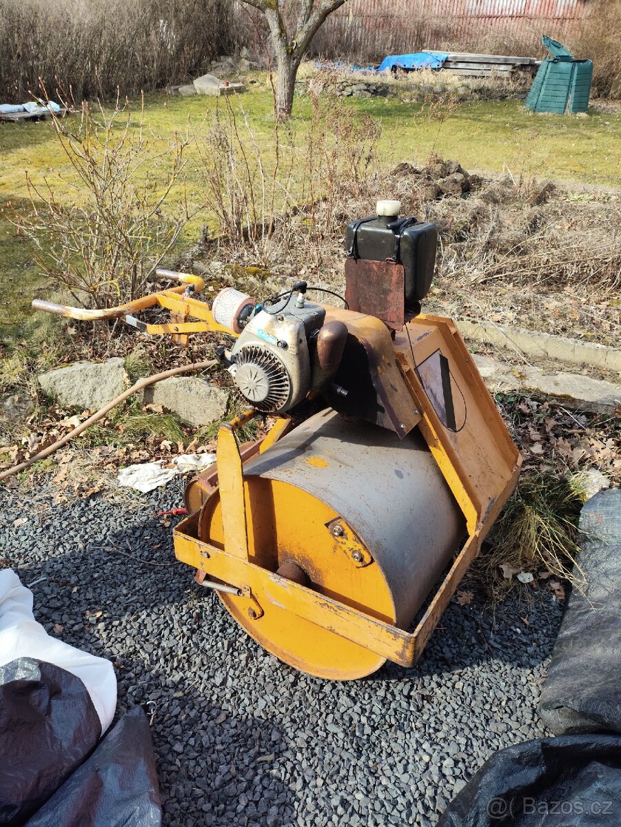 Prodám válec na tenisové kurty - 2