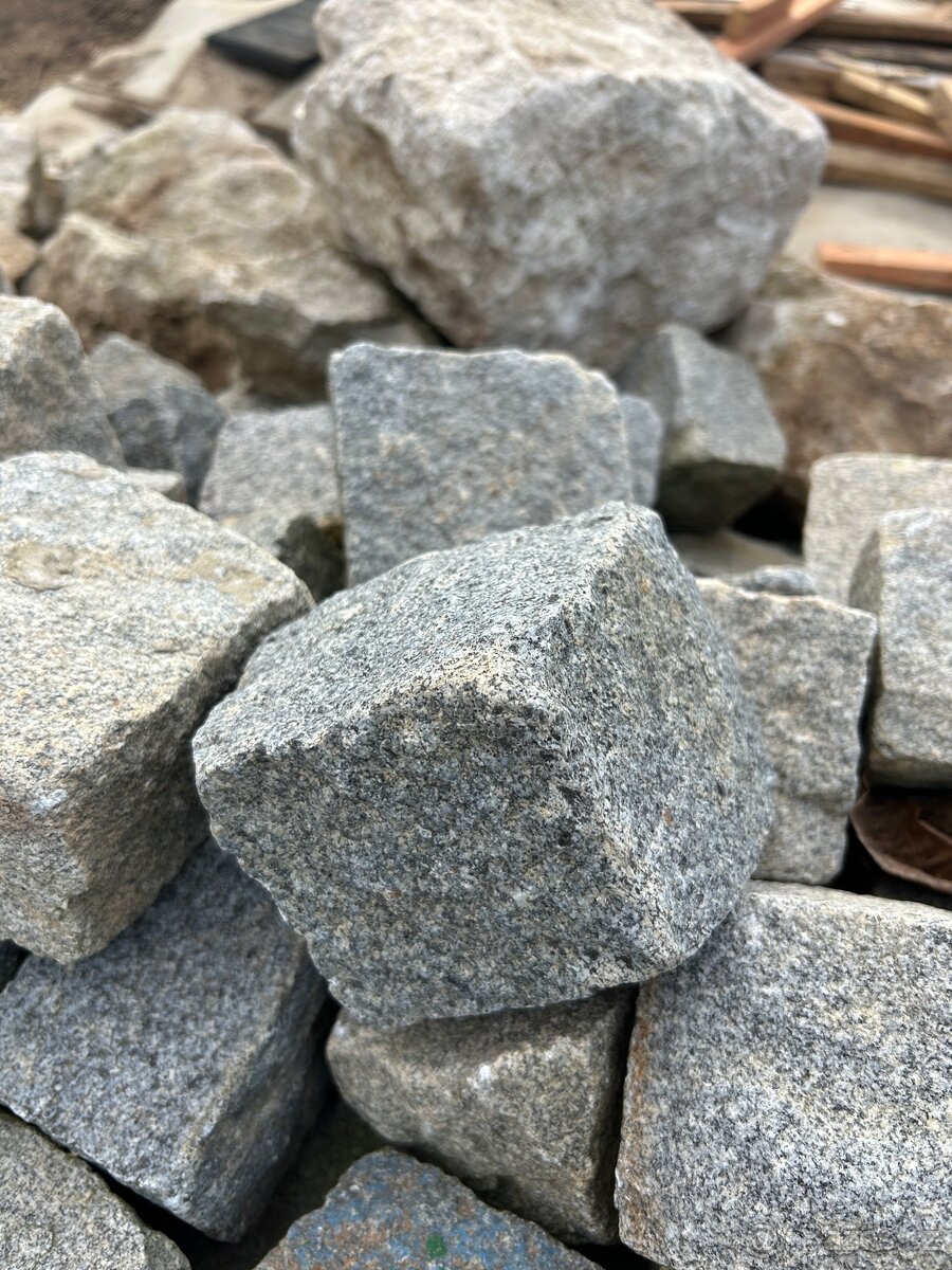 Žulové kostky cca 200ks. - 2
