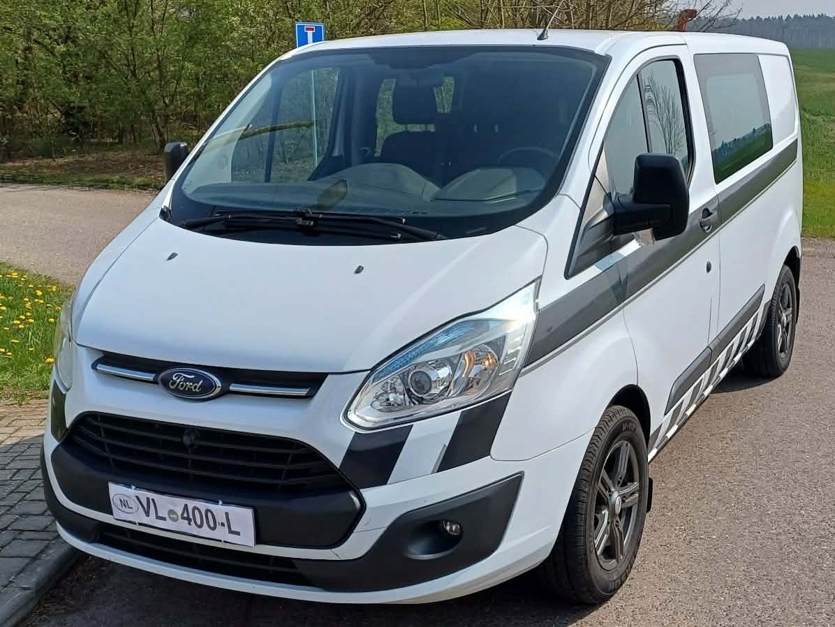 Ford Transit Custom 2.2 TDCi 92 KW, 5 míst - 2