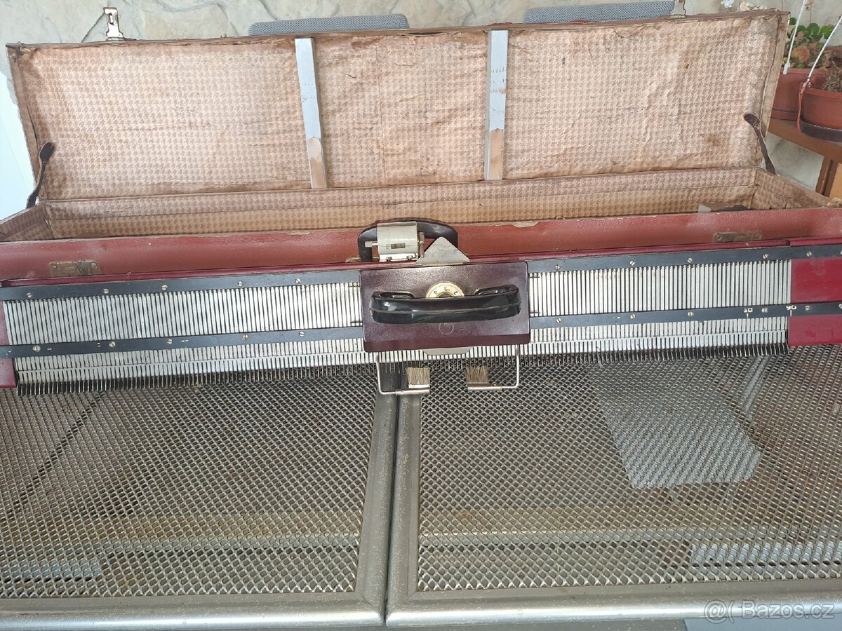 Pletací stroj DOPLETA - 2