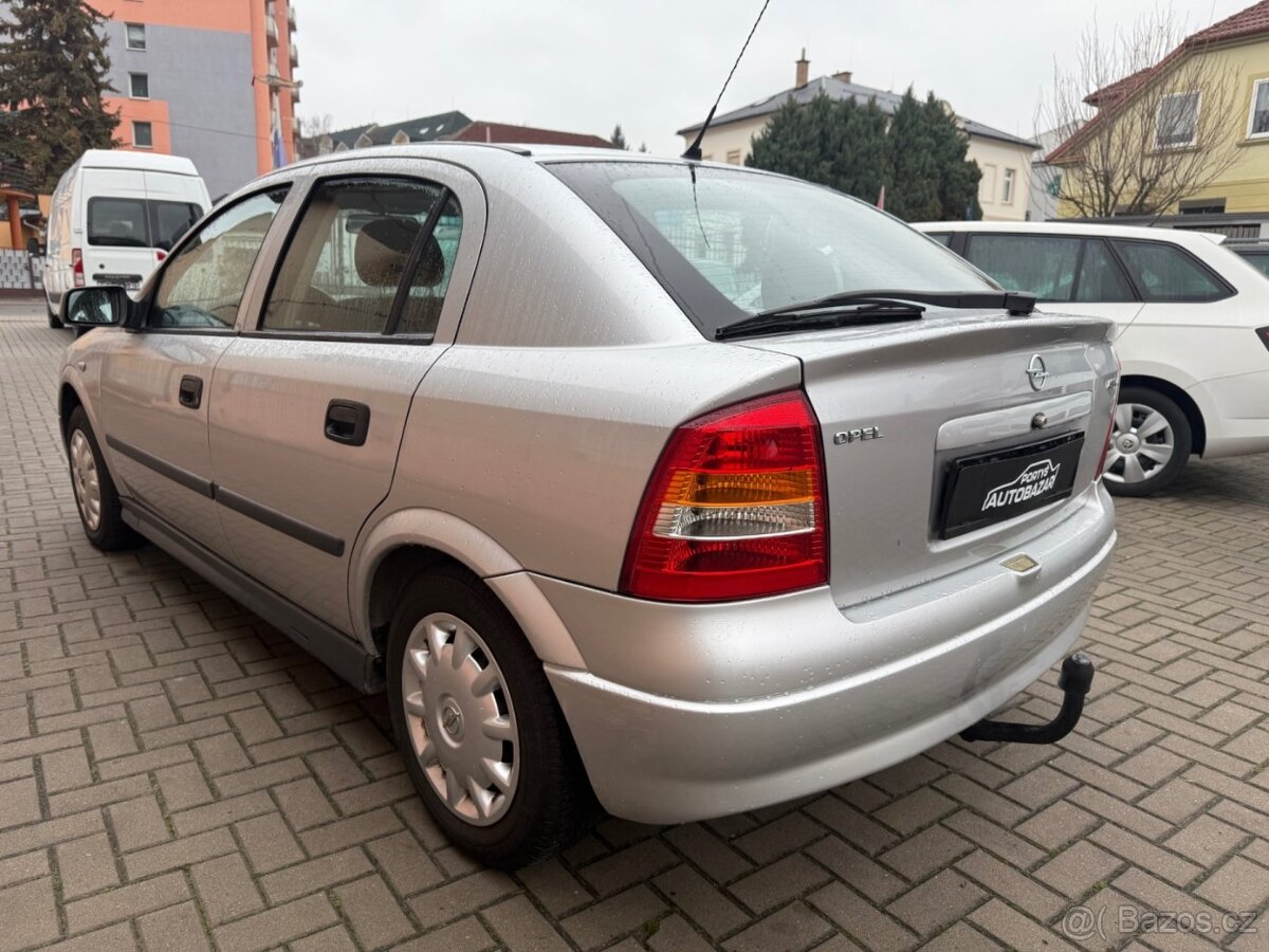 Opel Astra 1.2 - 2