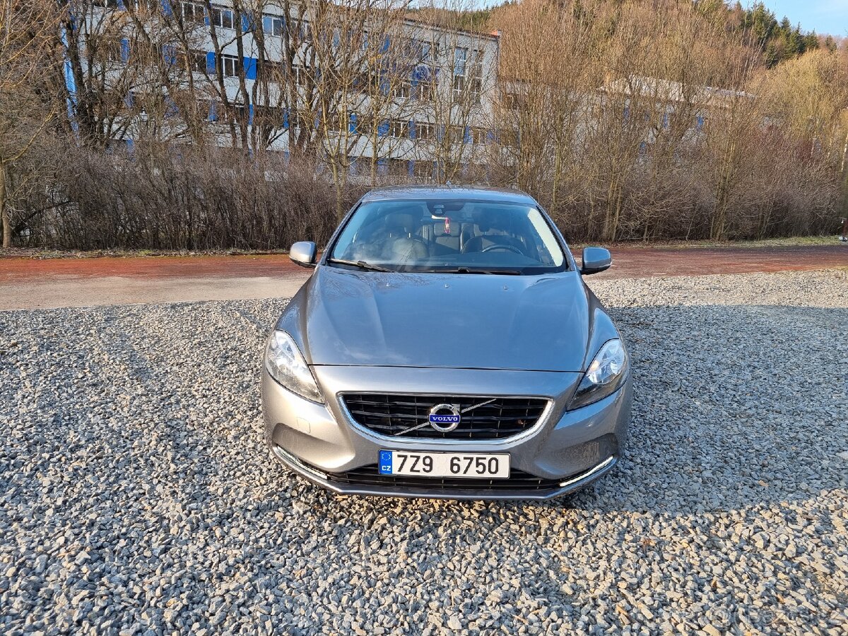 Volvo v40 d4 2.0 nafta 140kw - 2