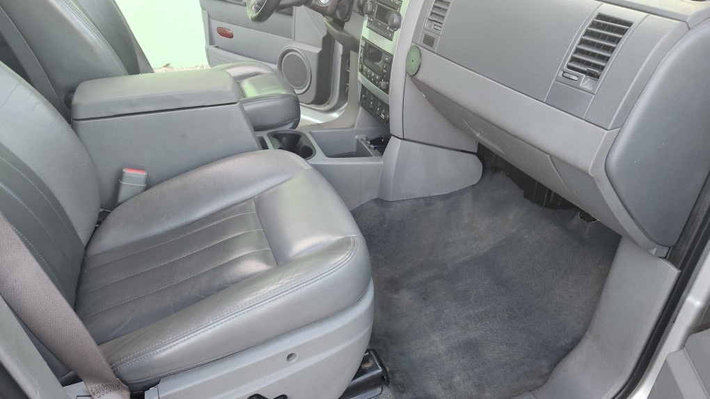 Dodge Durango 5.7 HEMI, 7-mi místné