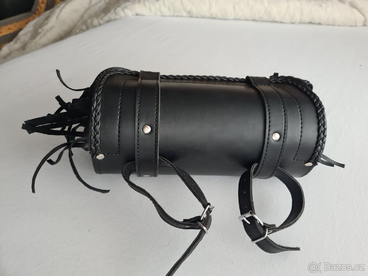 Válcová brašna "rolka" na motorku - 2