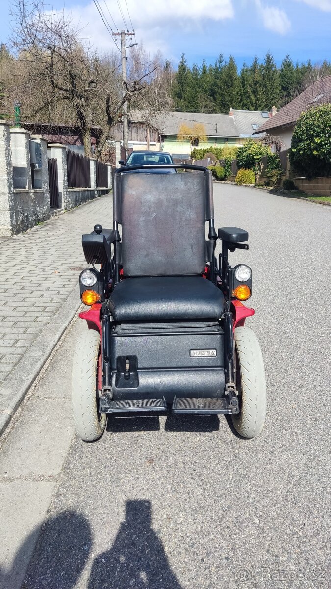 Invalidní elektrický vozík - 2