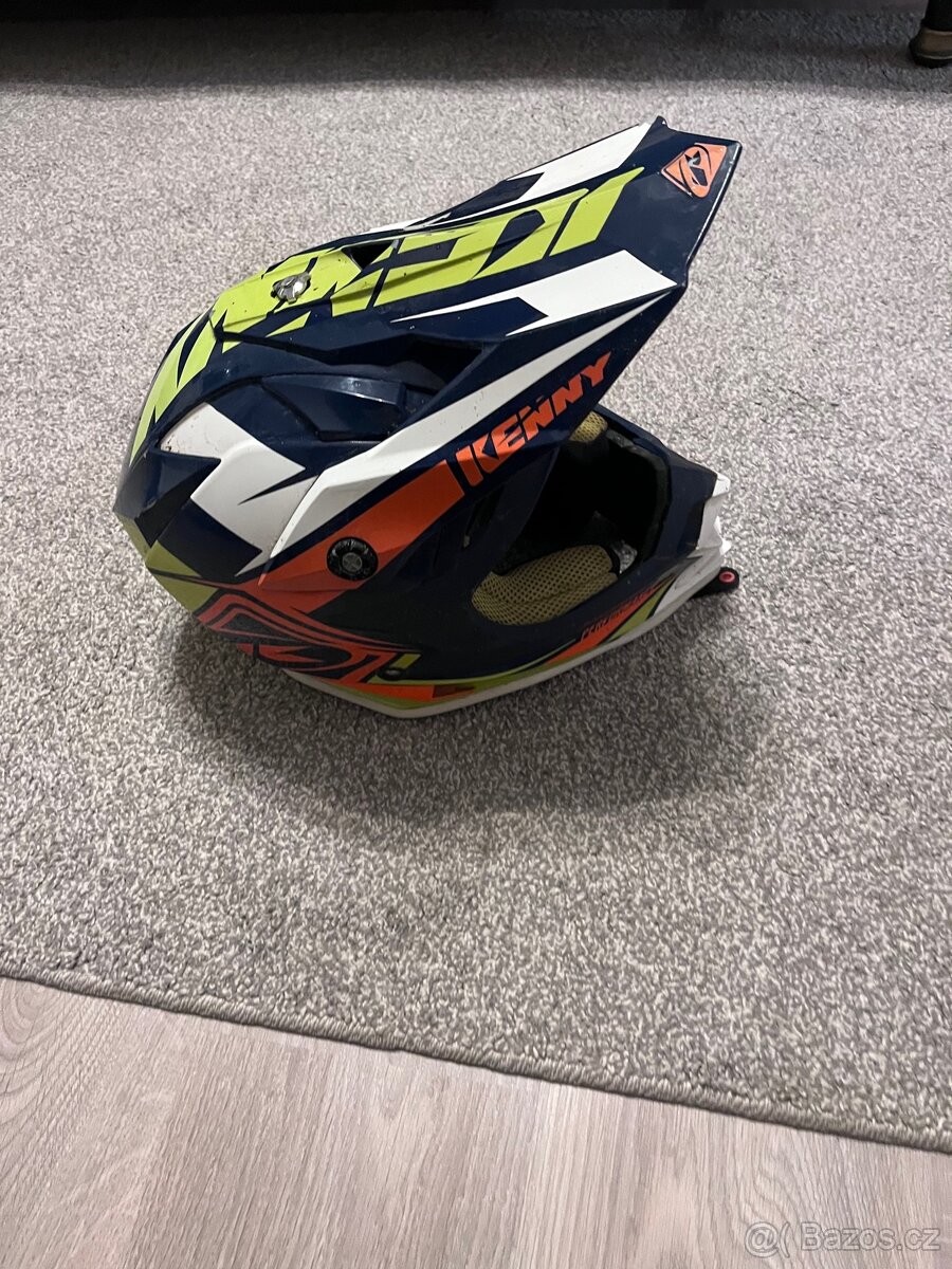 Motokrosová helma - 2