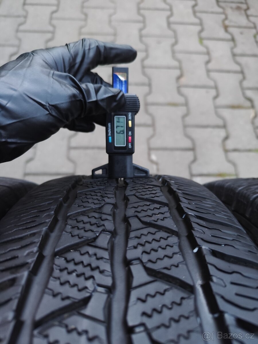 Zimní pneu 205/75/16 C - 2