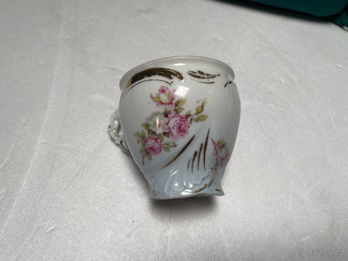 Porcelánový šálek - 2