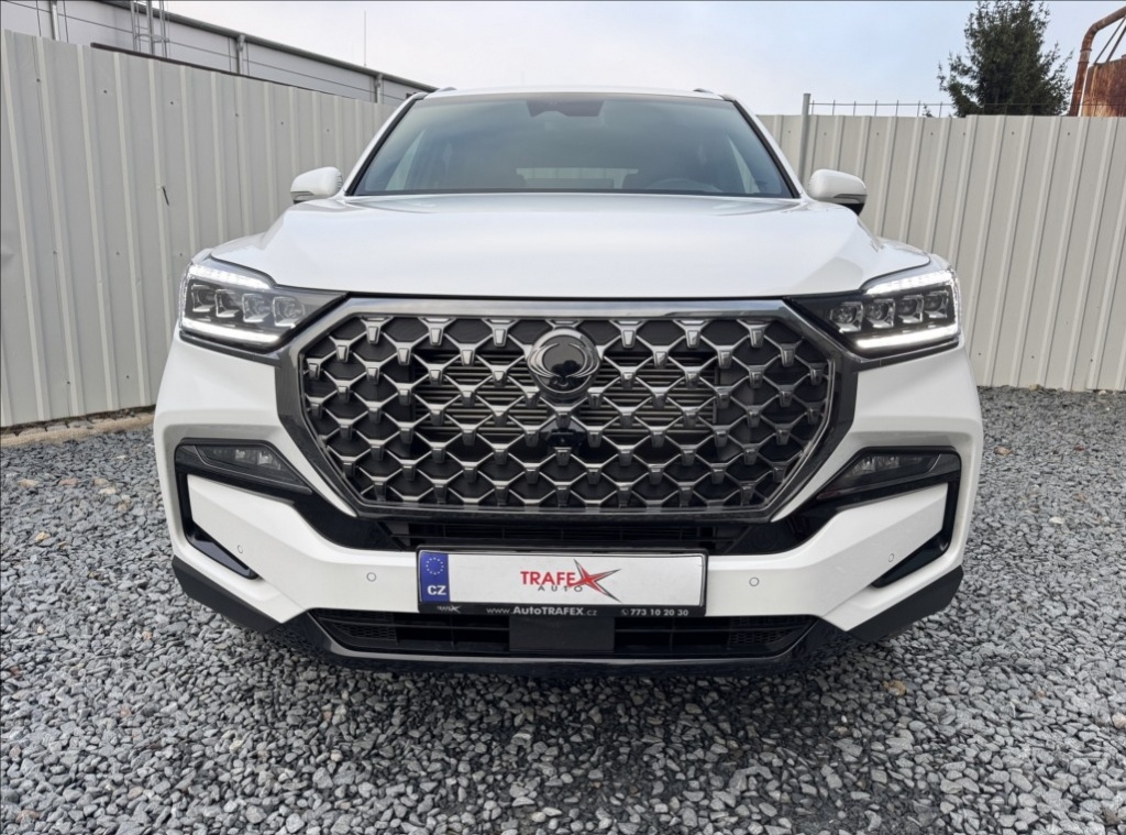 Prodávám SsangYong Rexton 2,2 e-XDI PREMIUM BLACK DPH ČR - 2