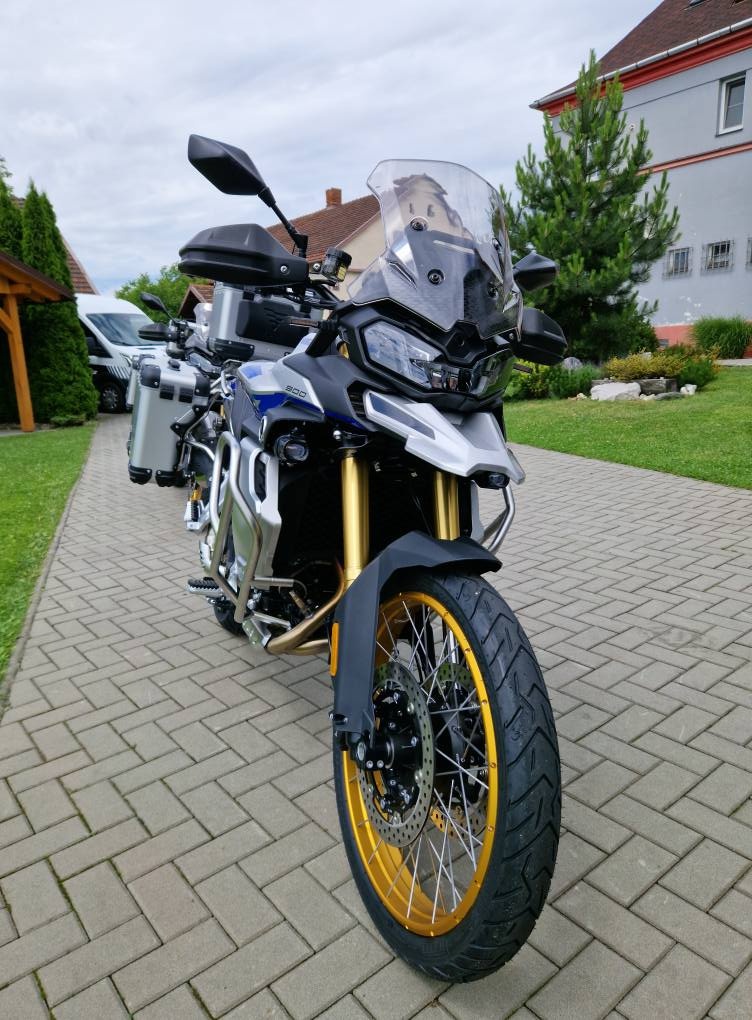 VOGE 900 DSX ADVENTURE BLUE + 3 kufry - nový, záruka 4 roky - 2