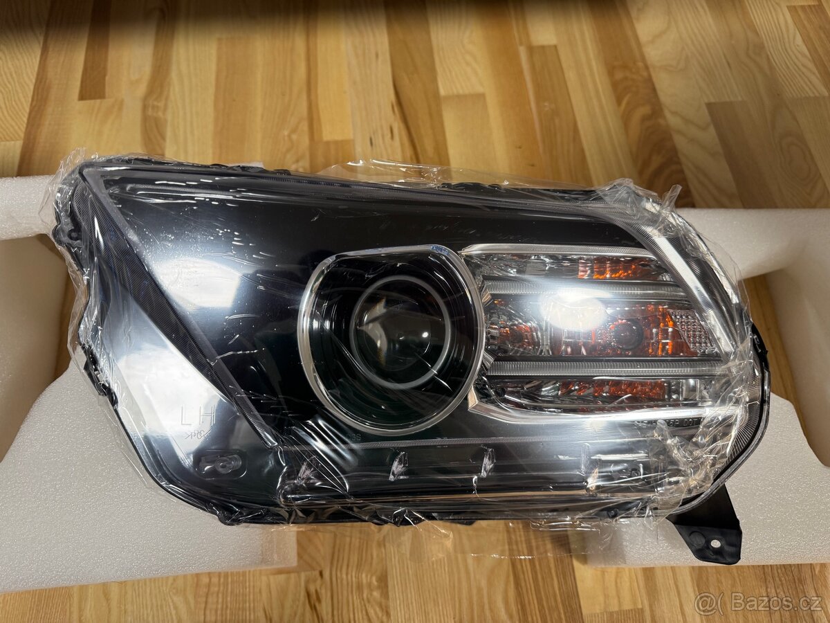 Predni svetla ford mustang 2013-14 - 2