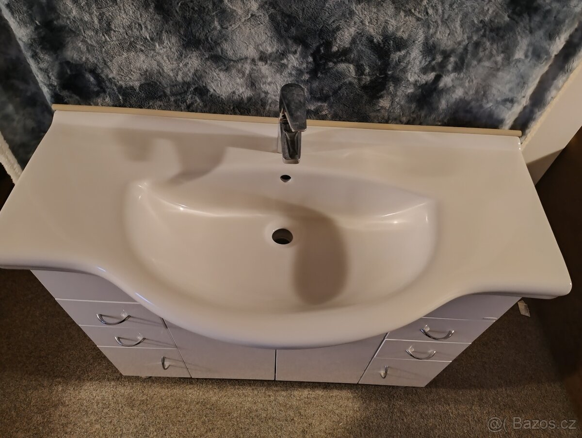 Koupelnová skříňka s umyvadlem -Keramia - 2