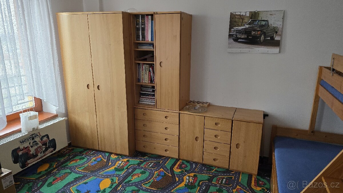 Prodam postel a skrine do detskeho pokoje - 2