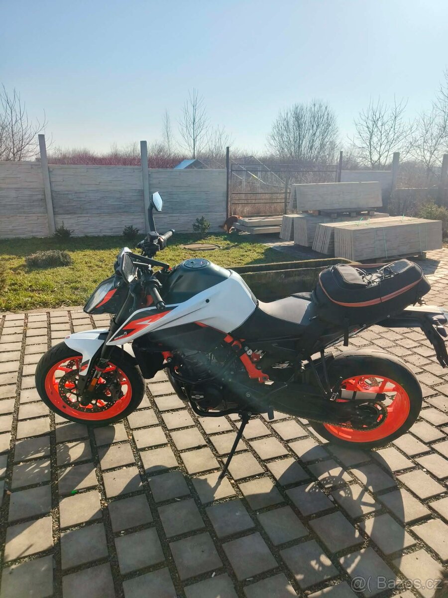KTM DUKE 890R - 2