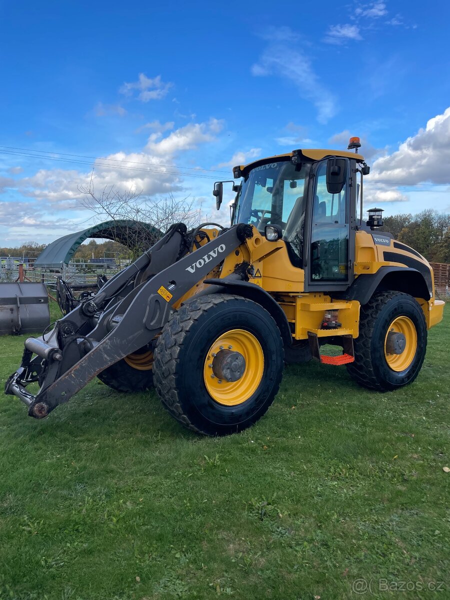 Čelní kolový nakladač Volvo L45H 9 808 mth 10 500 kg - 2