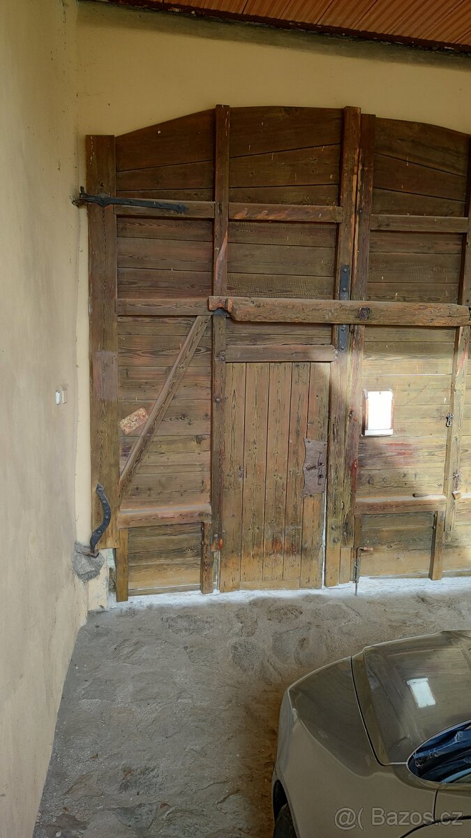 Dřevěná vrata - 2