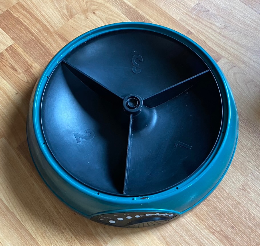 automatické krmítko pro kočky a menší psy - 2