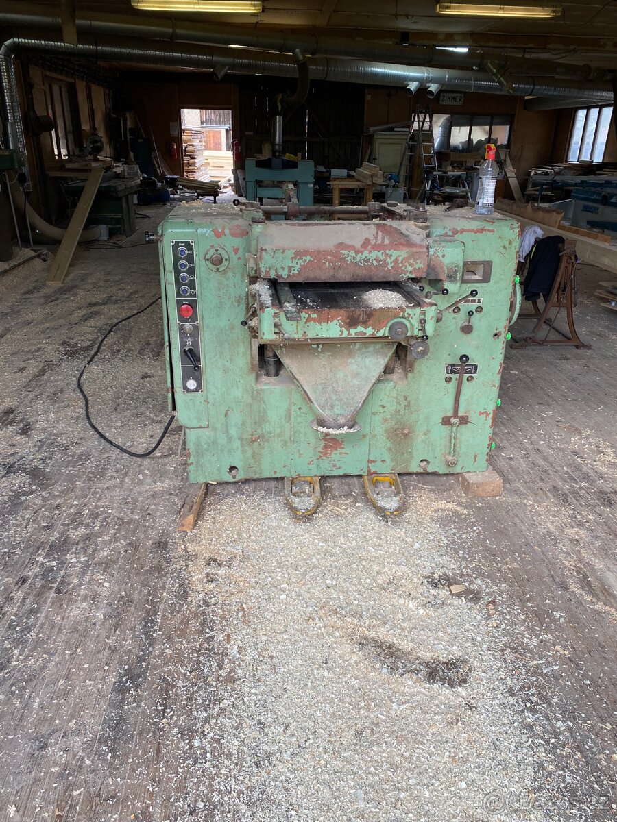 Čtyřstranná frézka TOS - 2