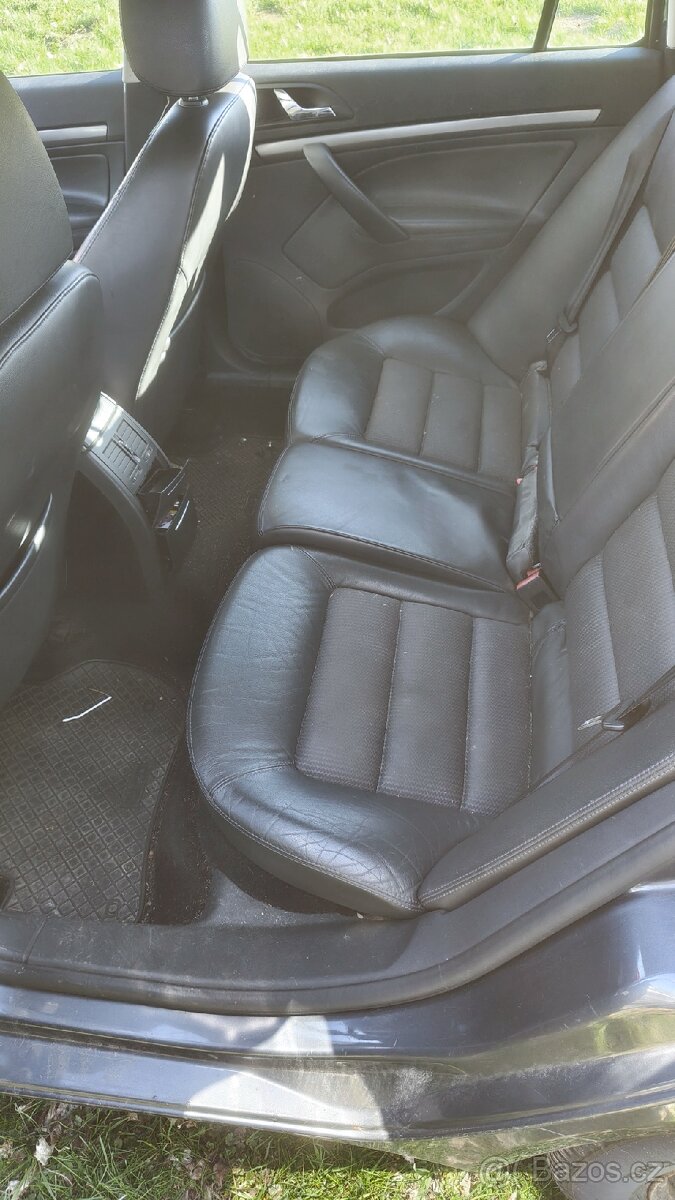 Interiér škoda Octavia 2 - 2