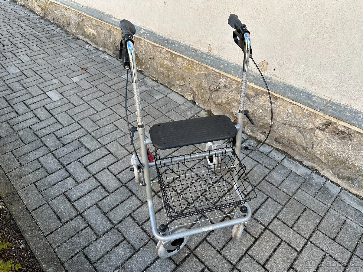 Invalidní chodítko pro seniory a důchodce - 2