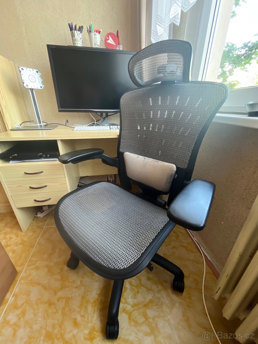 Psací/ PC stůl se židlí - 2