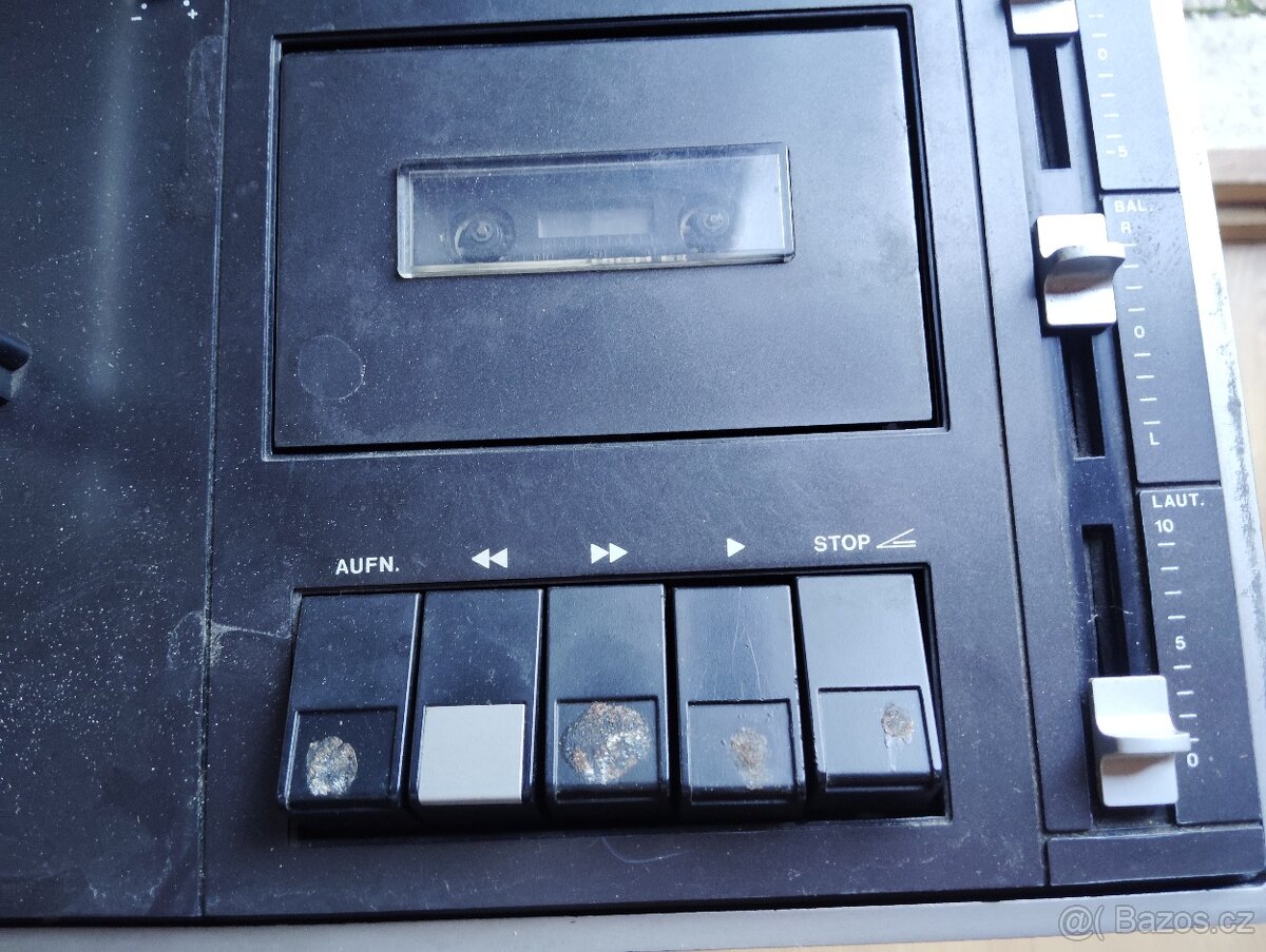 Rádio-gramo-magnetofon - 2