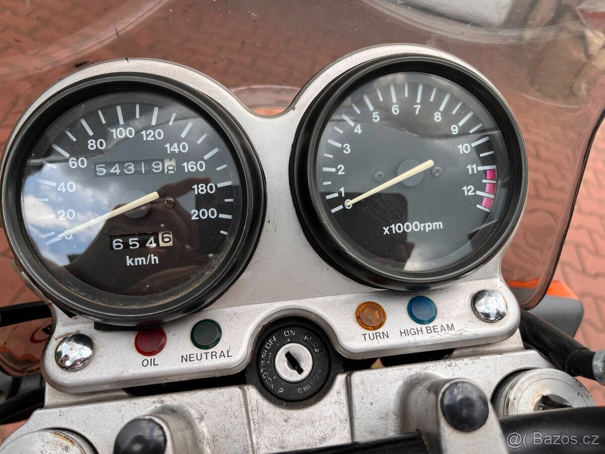 Suzuki GS 500e - 2