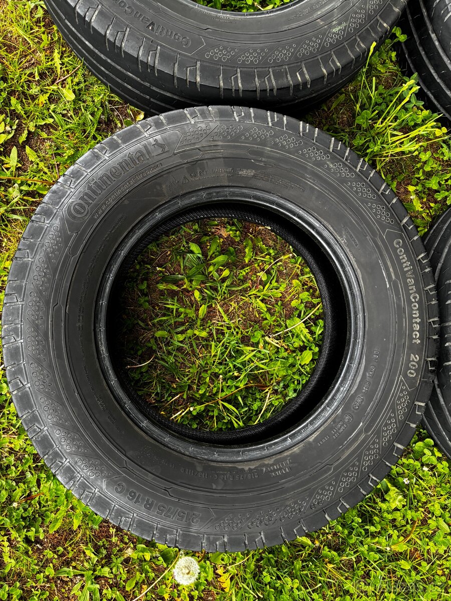 Pneu 215/75/16C - 2