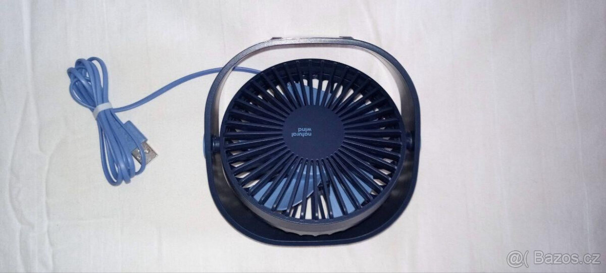 Polohovatelný USB ventilátor - 3 rychlosti - 2