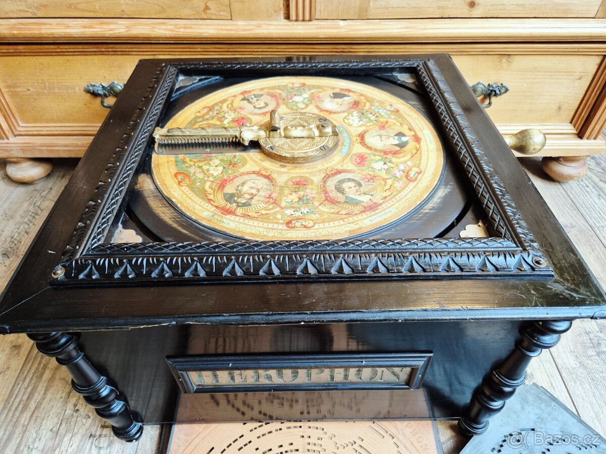 Starožitný hrací stroj, flašinet HEROPHON, 1900 - 2