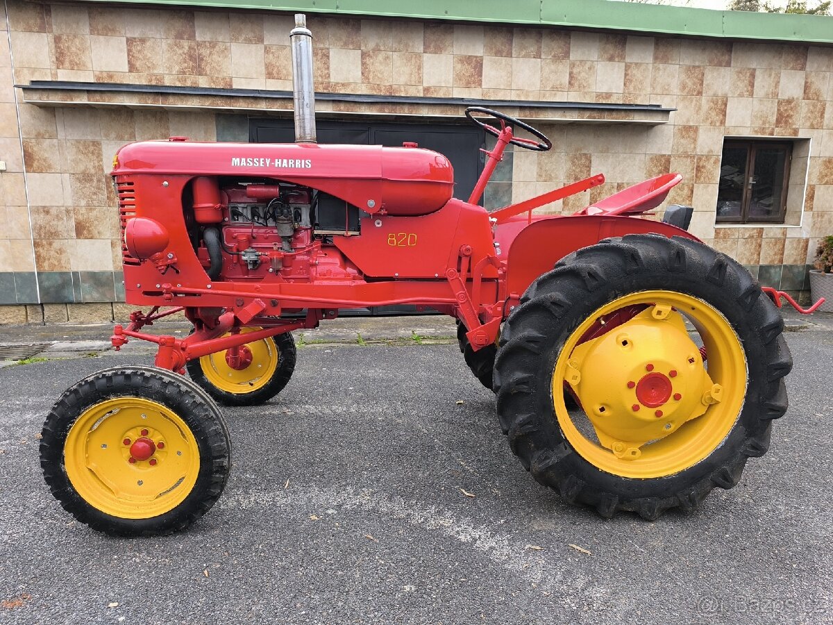 Traktor Massey Harris Pony 820 - 2