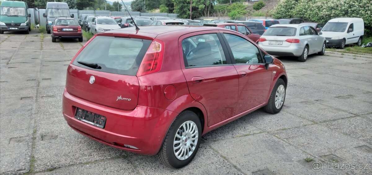 Fiat Grande Punto Dinamic 1,4i 16V 70 kw 2009 klima - 2