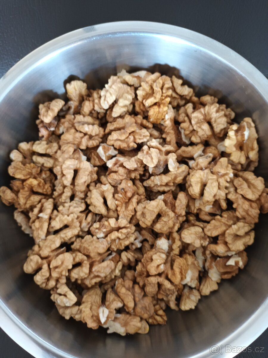 Vlašské ořechy loupané - 2