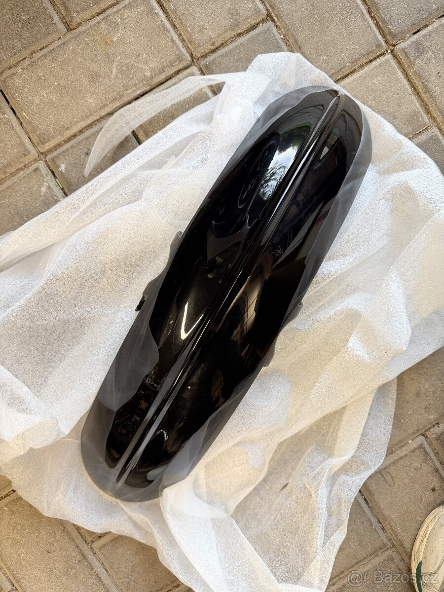 Přední originální blatník TRIUMPH na Bonneville Bobber - 2