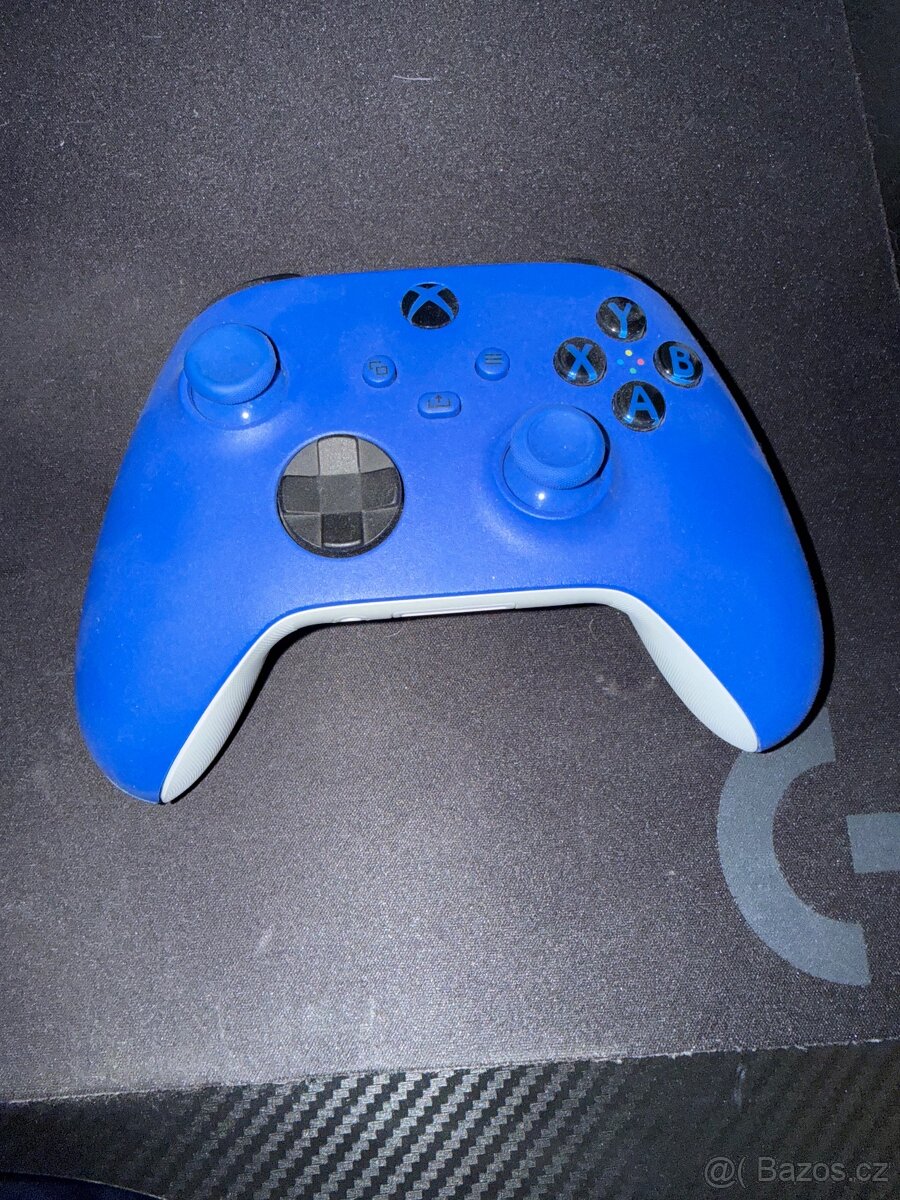 Xbox Series X, 2x ovladac, Chargable battery a FC 25 - 2