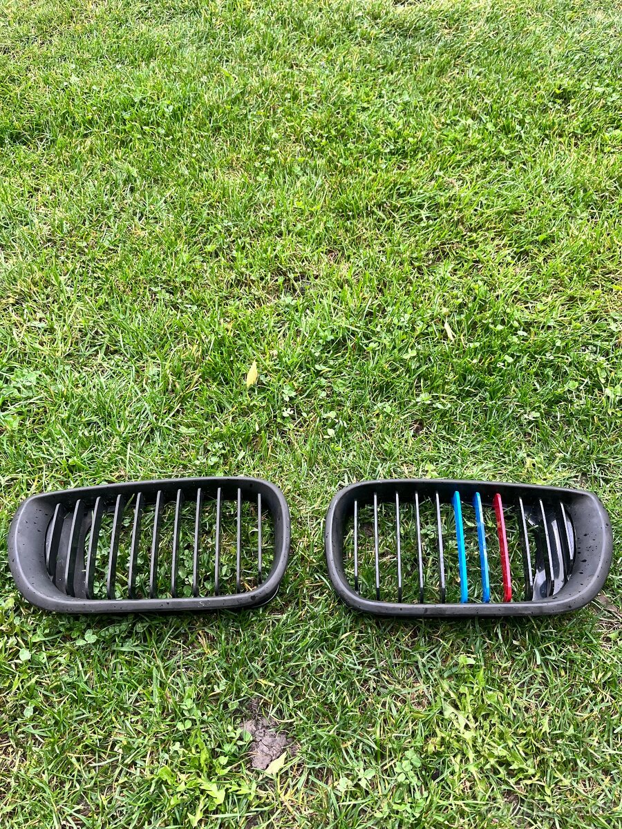 Mřížka kapoty bmw e46 - 2