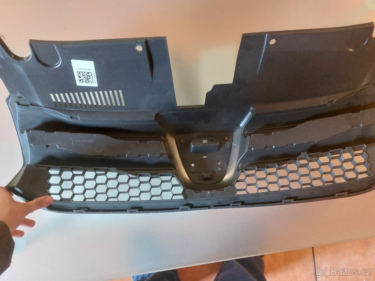 Přední maska Dacia Sandero II - 2