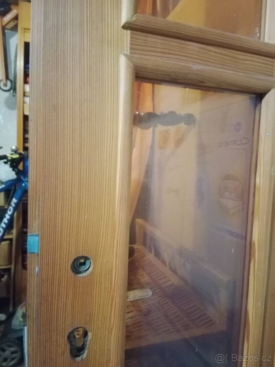 Dřevěné vchodové dveře (pravé) - 2