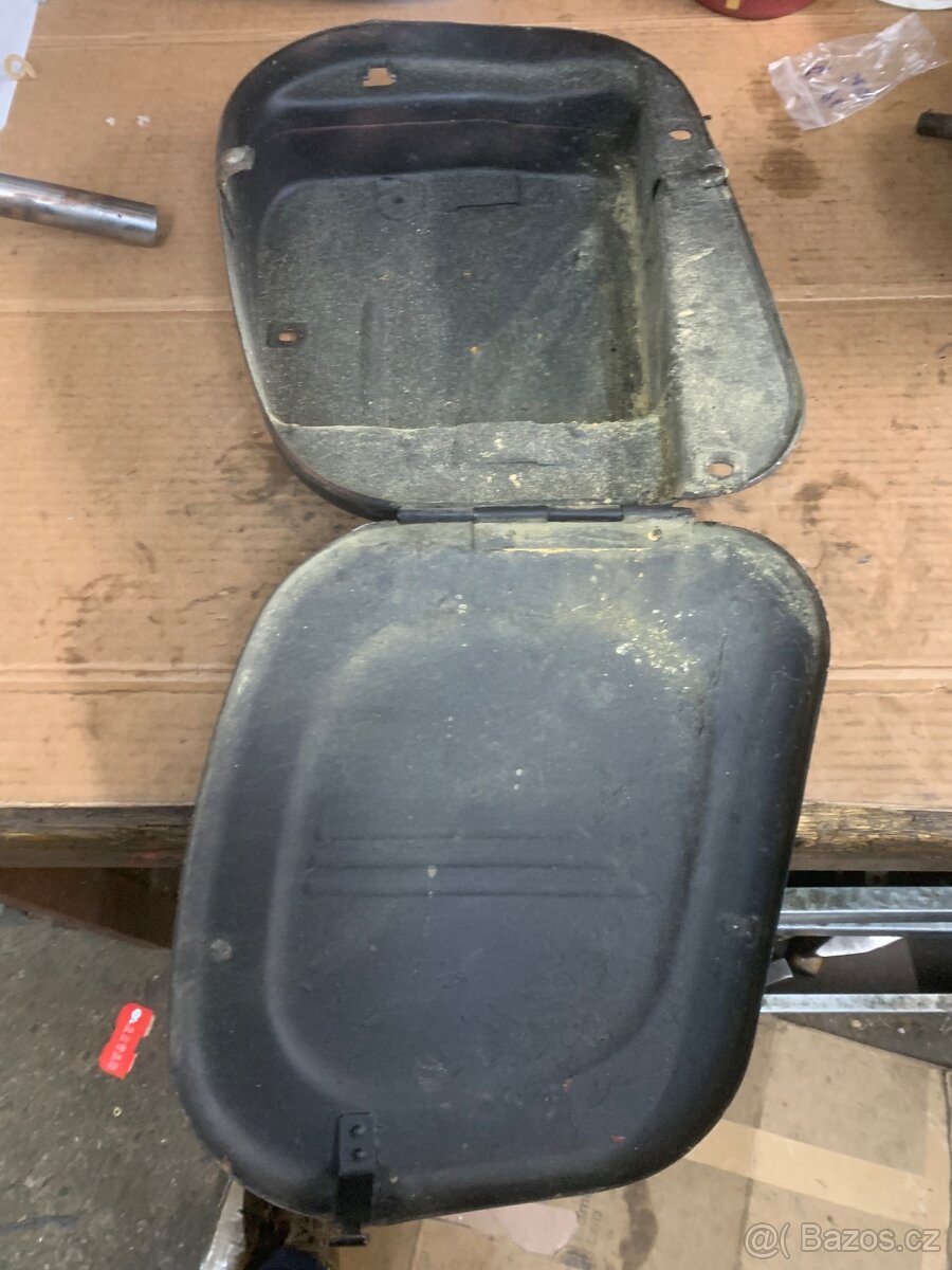 Jawa,čz kaslík akumutátoru - 2