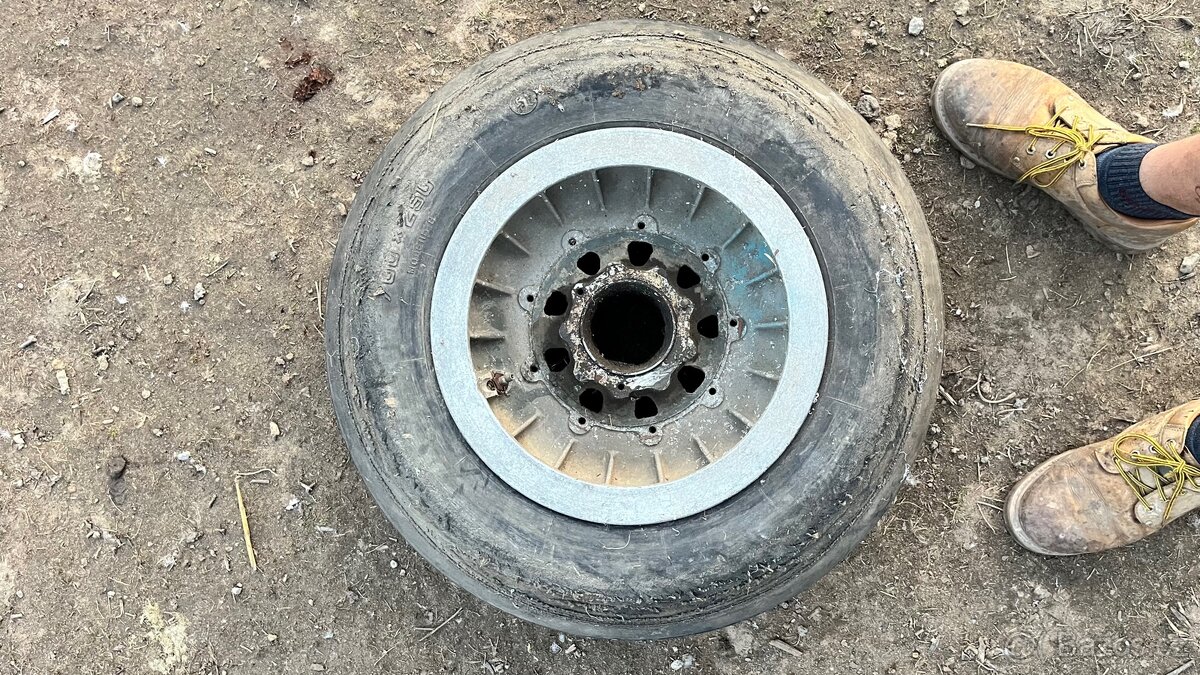 Kola podvozku MiG-15 - 2