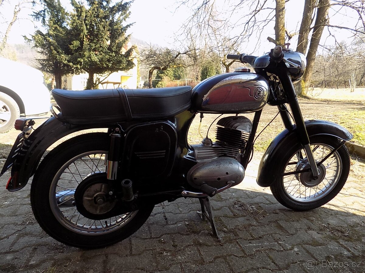 ČZ 250 Lux - 2