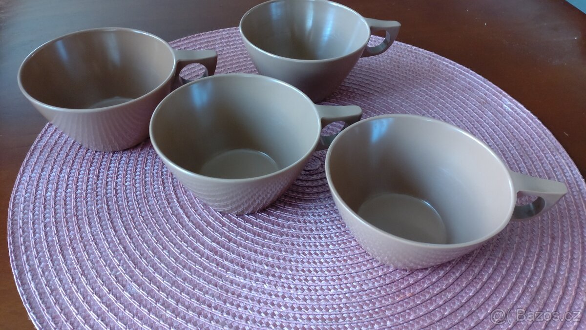 Retro Bakelitové hrnky - 2