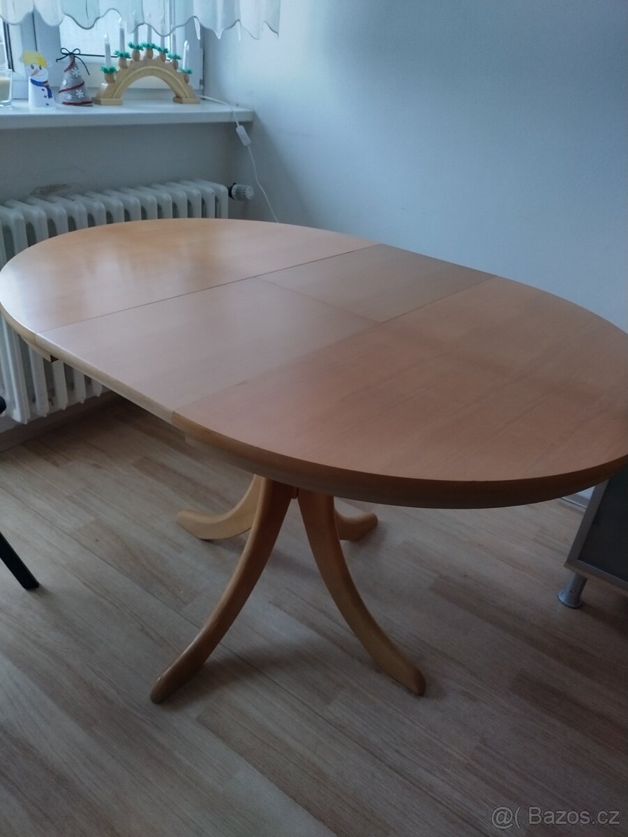 Jídelní stůl - 2